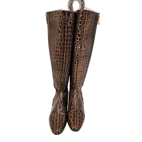 BCBGMAXAZRIA Women's Pull On Brown Leather Crocodile Texture Boots size 6.5 - Picture 8 of 8